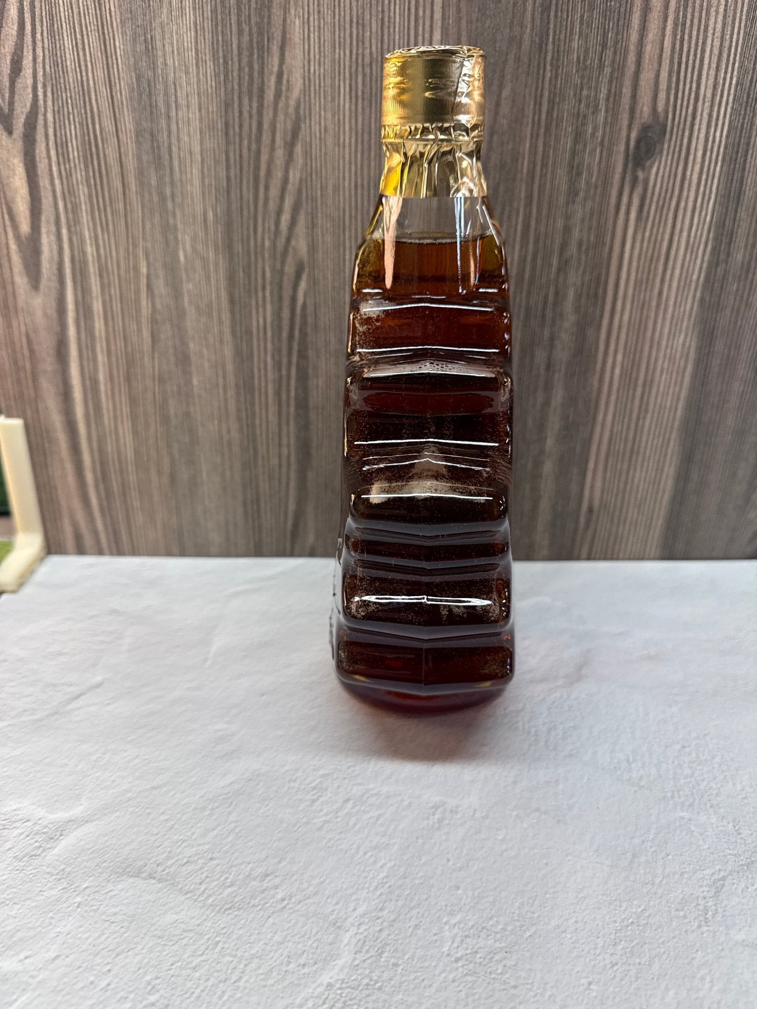 Huge 250ml / 25.5oz Maple Leaf Bottle - Gardners Sugarhouse